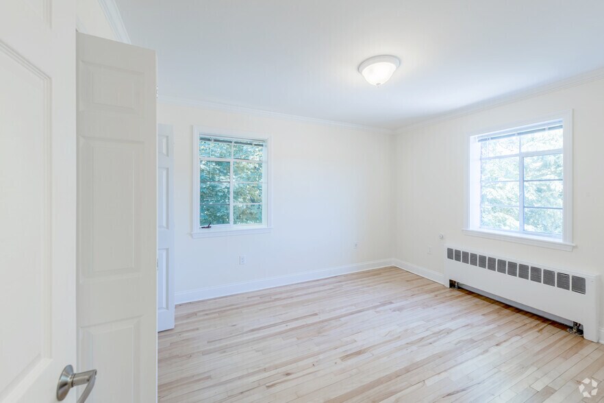 More Photos Of 1223 Beacon St, Brookline Apartments For Lease