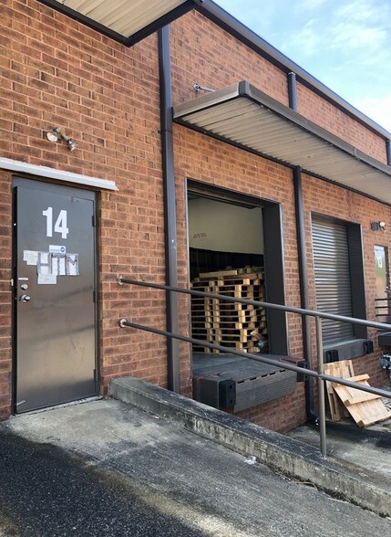 More Photos Of 849 Pickens Industrial Dr, Marietta Distribution For Lease