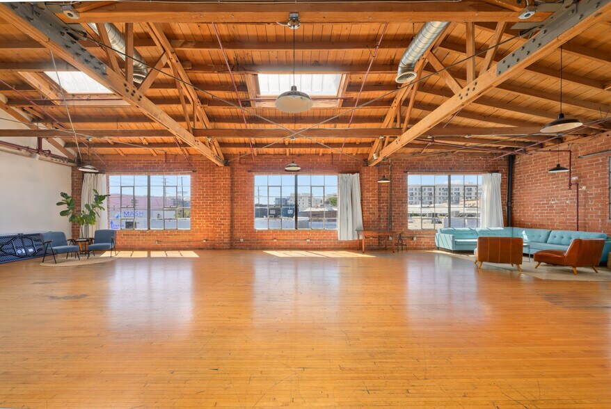 More Photos Of 6535-6547 Santa Monica Blvd, Los Angeles Loft Creative Space For Lease