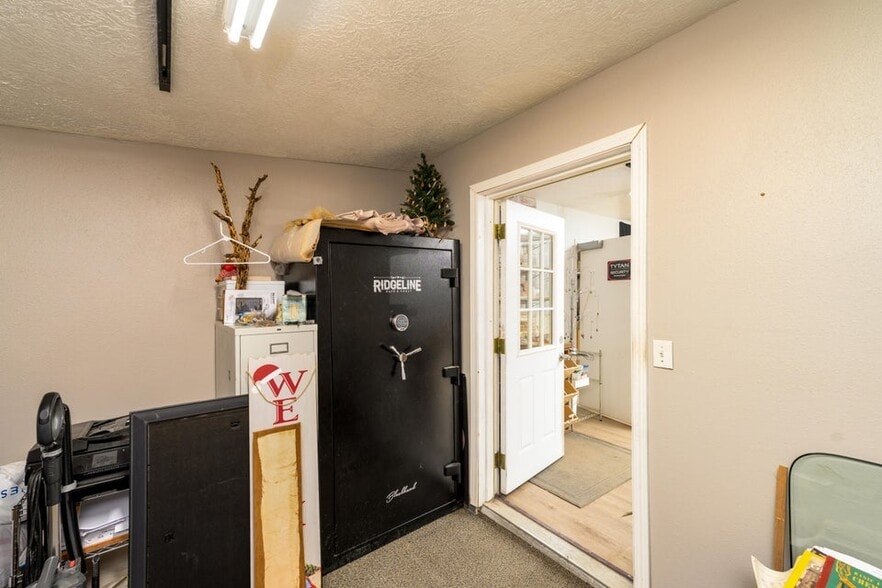 More Photos Of 150 S State St, La Verkin Flex For Sale