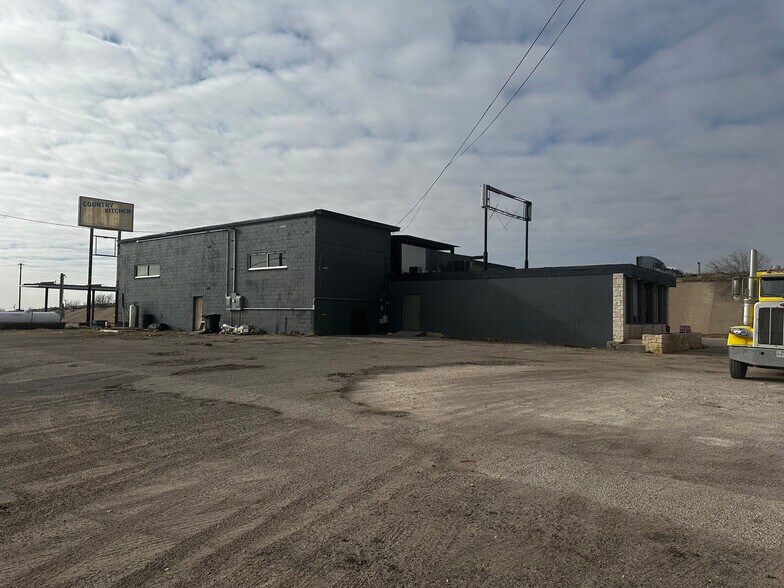 More Photos Of 250 E Interstate Highway 20, Penwell Restaurant For Sale