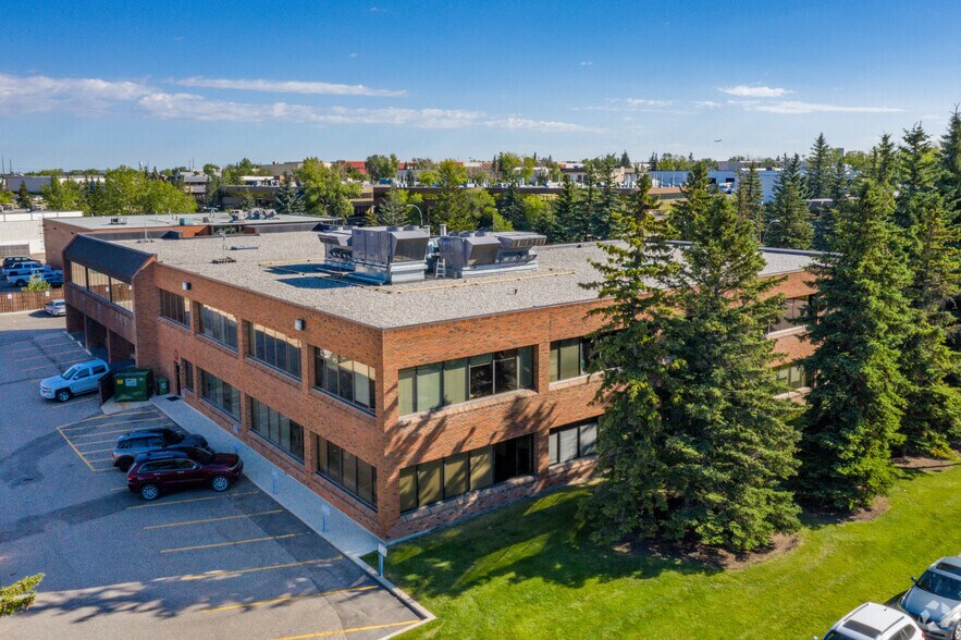 More Photos Of 2725 12th St NE, Calgary Office For Lease
