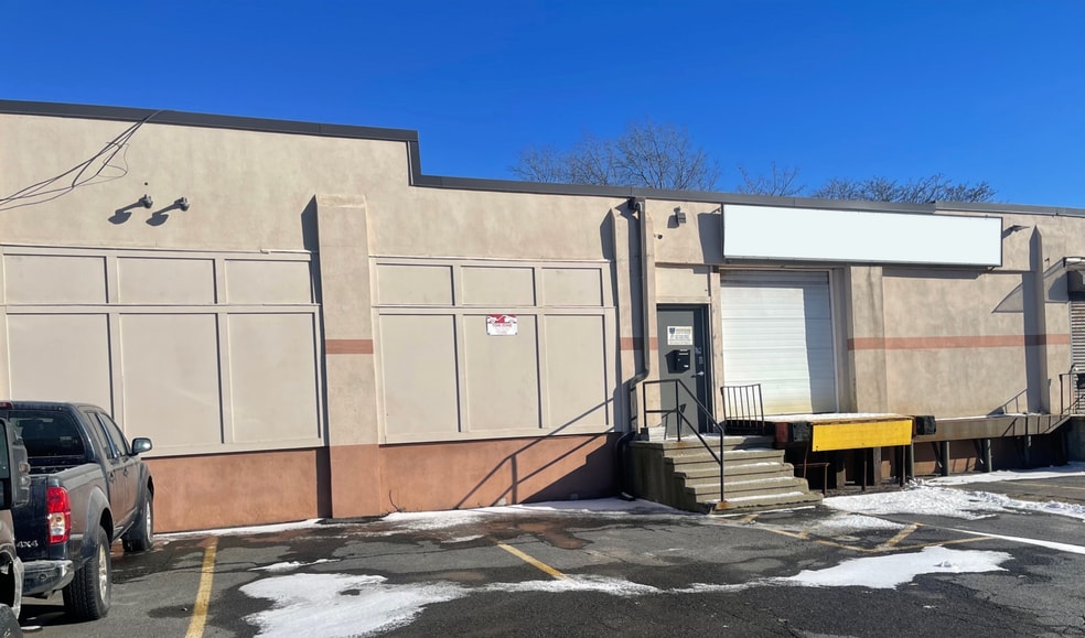 More Photos Of 66 Von Hillern St, Dorchester Showroom For Lease