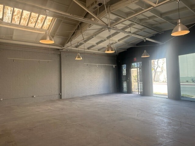 More Photos Of 5810 W 3rd St, Los Angeles Storefront For Lease