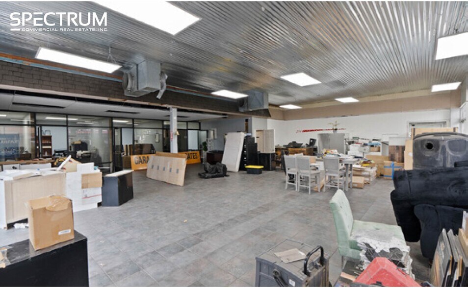 More Photos Of 21024 Sherman Way, Canoga Park Auto Repair For Lease