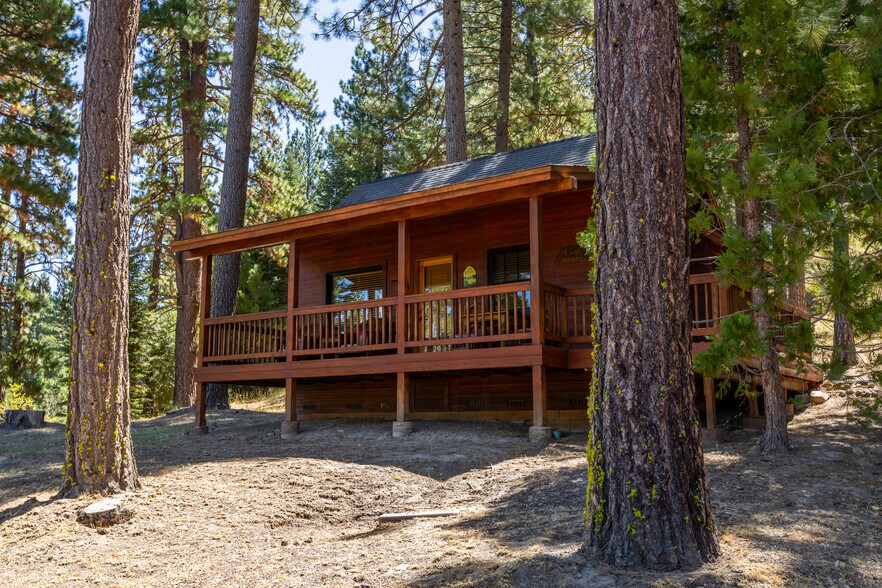 More Photos Of 985 Whitehawk Dr, Clio Hotel For Sale