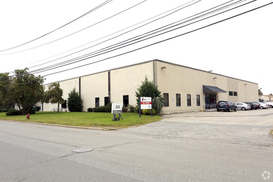 More Photos Of 900 Milik St, Carteret Warehouse For Lease