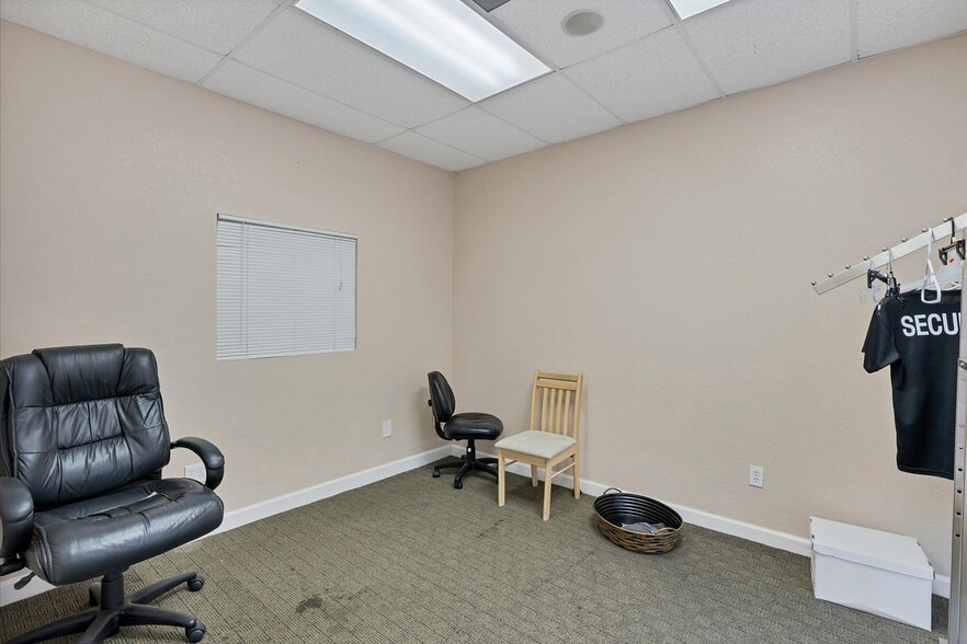 More Photos Of 3937-3957 Broadway Ave, Fort Myers Storefront Retail Residential For Sale