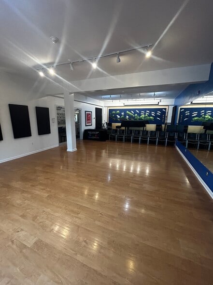 More Photos Of 465 Herndon Pky, Herndon Medical For Sale