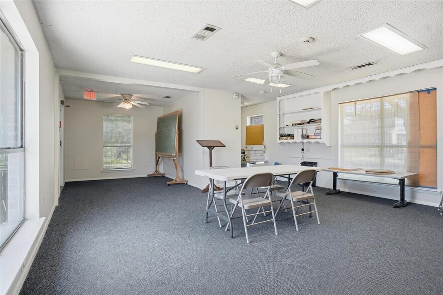 More Photos Of 2105-2107 W Shady Grove Rd, Irving Daycare Center For Sale