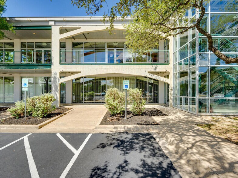 More Photos Of 1815 S Highway 183, Leander Office For Sale