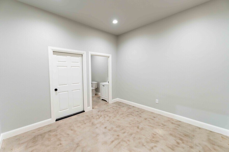 More Photos Of 5223 Industrial Dr, Sherman Office For Lease