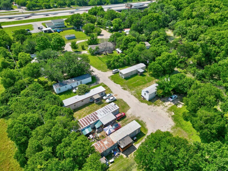 More Photos Of 404 S Interstate 35 Rd, Red Oak Manufactured Housing Mobile Home Park For Sale