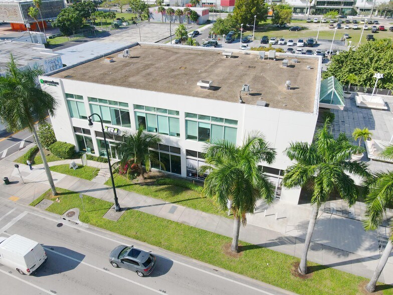 More Photos Of 2200 Biscayne Blvd, Miami Loft Creative Space For Lease