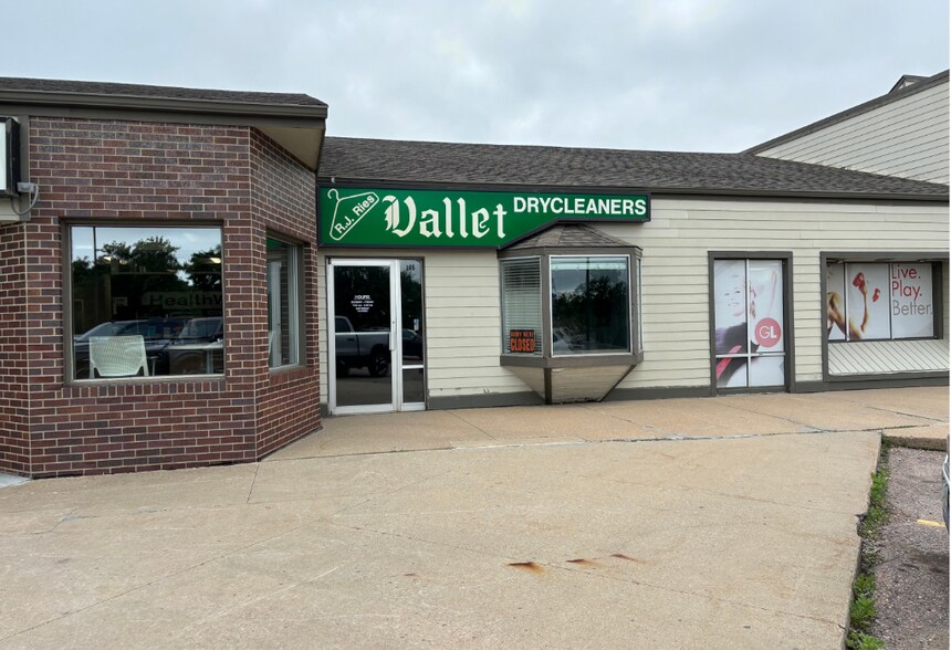 More Photos Of 3301 E 26th St, Sioux Falls Freestanding For Lease