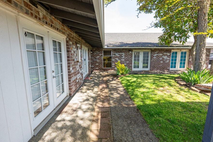 More Photos Of 11212 Bridgeport Way SW, Lakewood Apartments For Sale