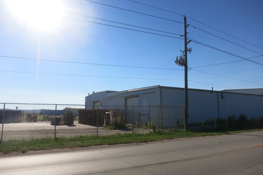 More Photos Of 2301 Bridgeport Dr, Sioux City Manufacturing For Lease