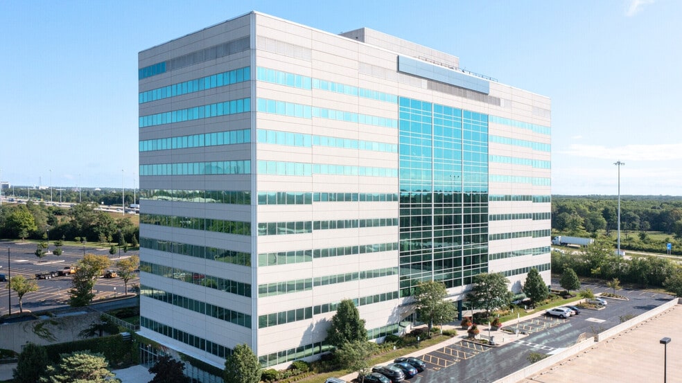 More Photos Of 231 N Martingale Rd, Schaumburg Office For Lease