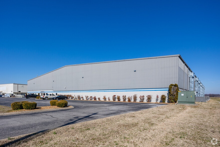 More Photos Of 1035 Fred White Blvd, Portland Warehouse For Lease