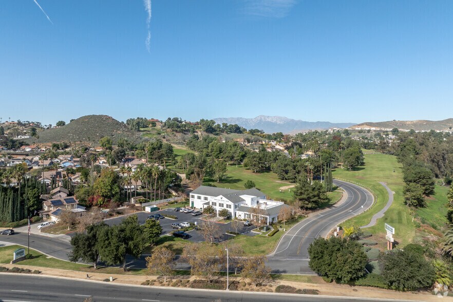 More Photos Of 8175 Limonite Ave, Jurupa Valley Medical For Lease