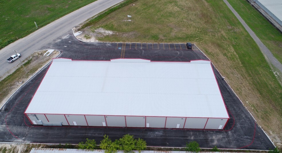 More Photos Of 409 E Highway 72 Hwy, Kenedy Light Distribution For Sale