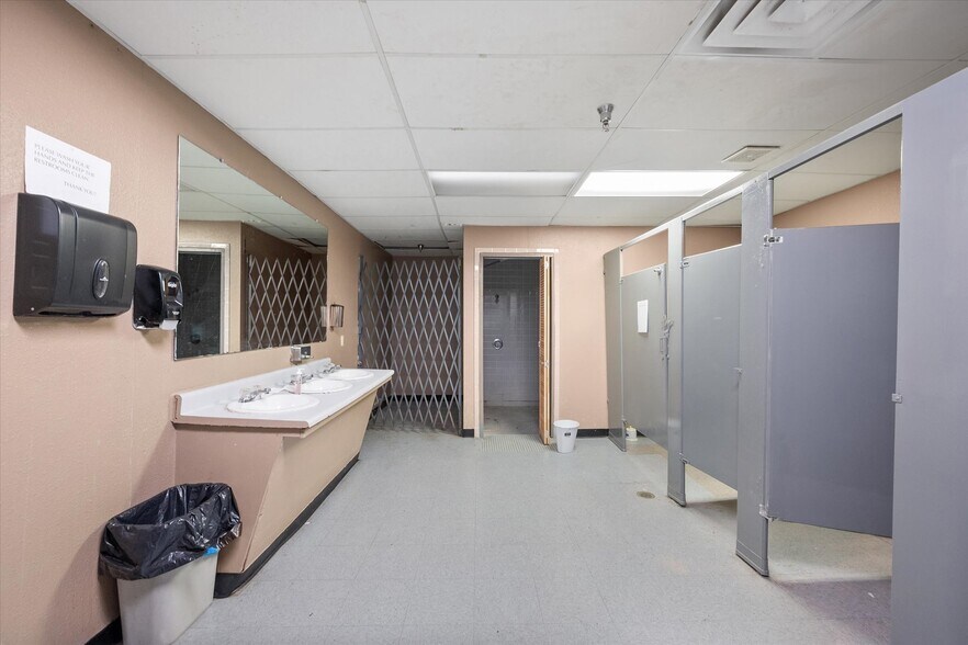 More Photos Of 4109 Mansfield Hwy, Forest Hill Schools For Sale