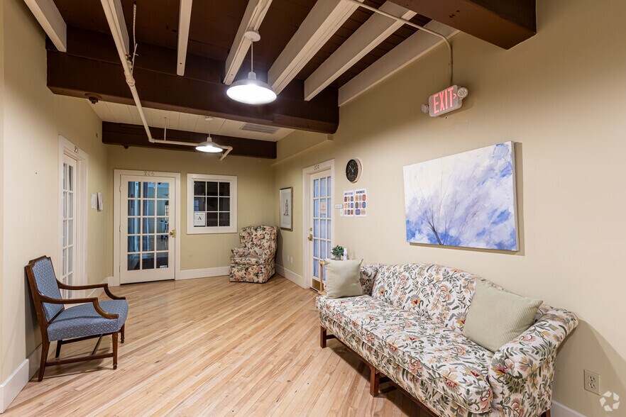 More Photos Of 2 Tunxis Rd, Tariffville Loft Creative Space For Lease