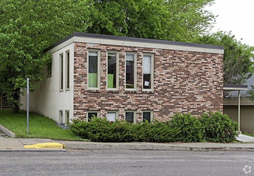 Primary Photo Of 125 2nd St N, Delano Office For Lease