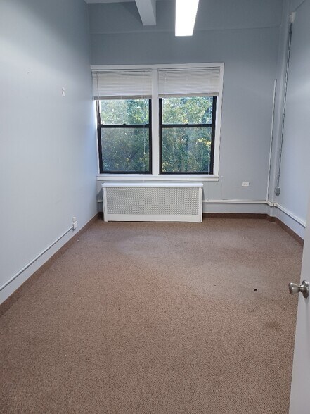More Photos Of 11655 Queens Blvd, Forest Hills Office For Lease