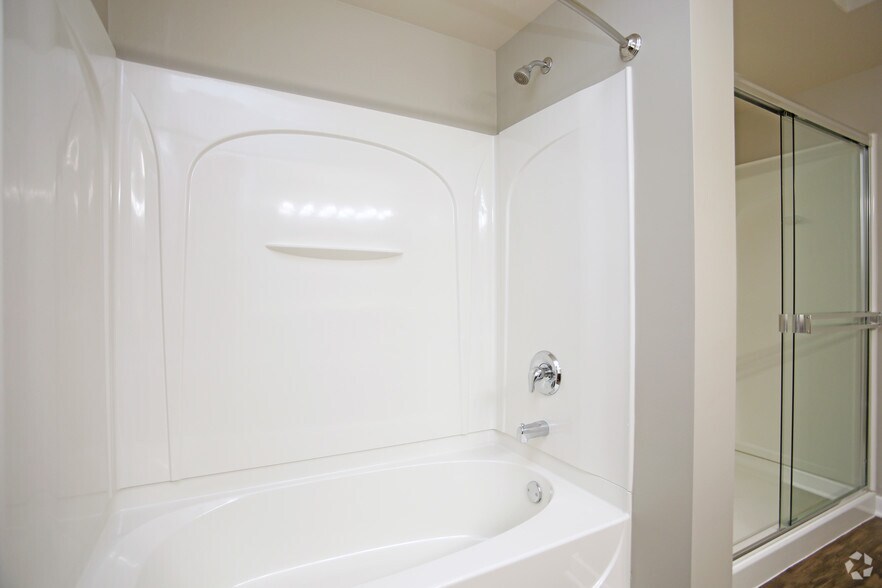 More Photos Of 1255 Town Center Rd, Vernon Hills Apartments For Lease