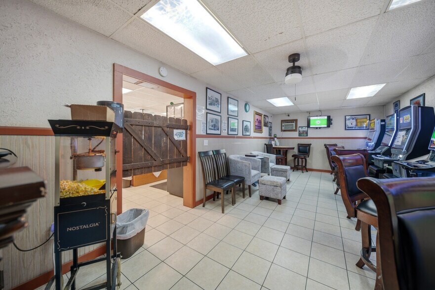 More Photos Of 101 S Miller St, Rockaway Beach Storefront Retail Residential For Sale