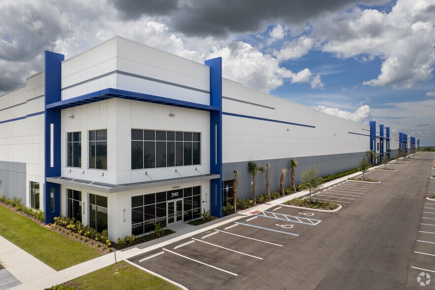Primary Photo Of 3140 Supply Chain Cir, Apopka Warehouse For Lease