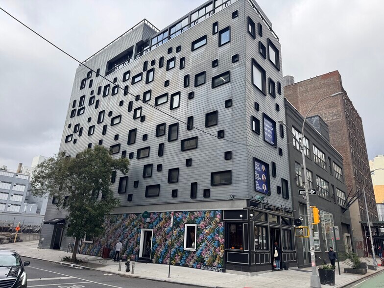 Primary Photo Of 589 11th Ave, New York Loft Creative Space For Sale