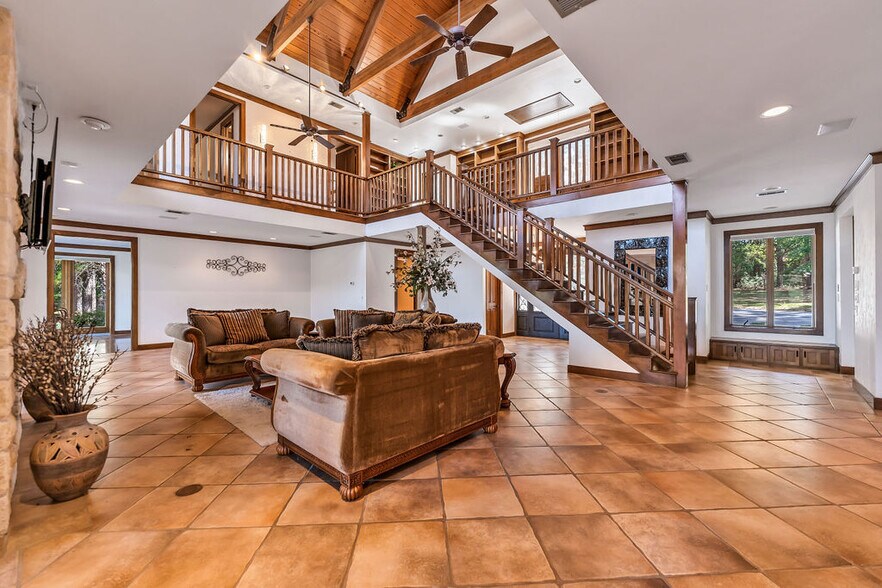 More Photos Of 43 Pool Rd, Richards Specialty For Sale