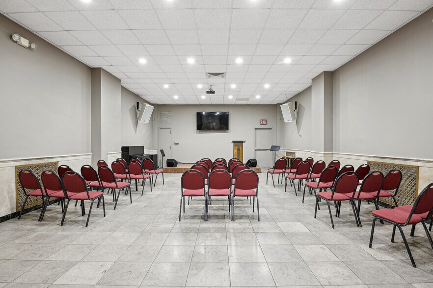 More Photos Of 236 W 72nd St, New York Office Residential For Sale