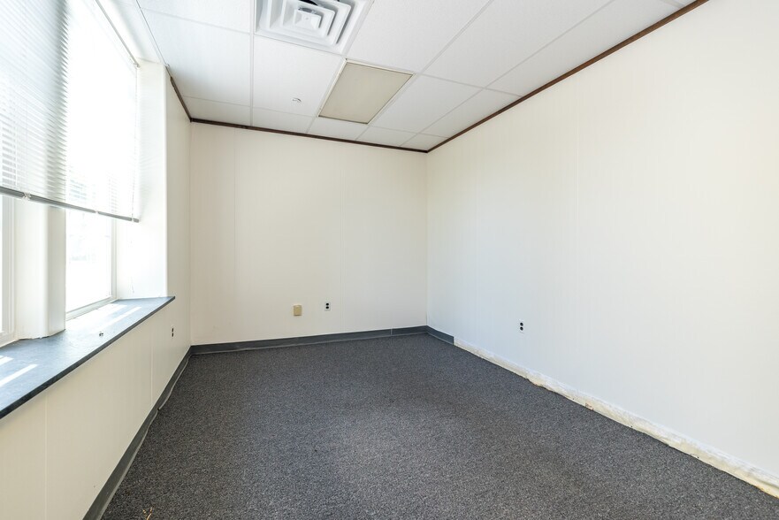 More Photos Of 11 Davis Rd, Phoenixville Apartments For Lease