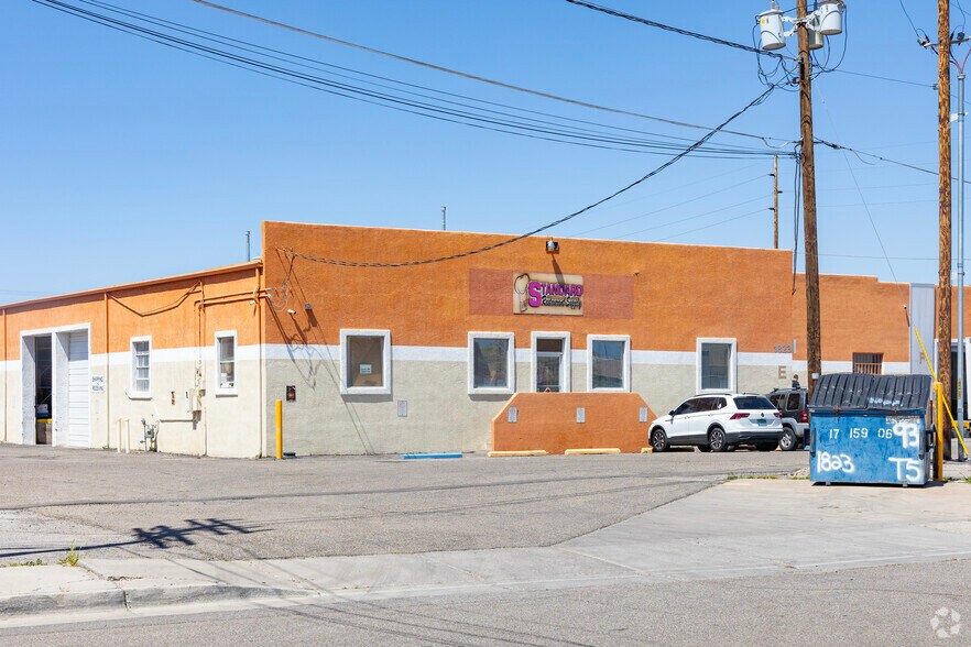 Primary Photo Of 1823 Commercial St NE, Albuquerque Warehouse For Sale