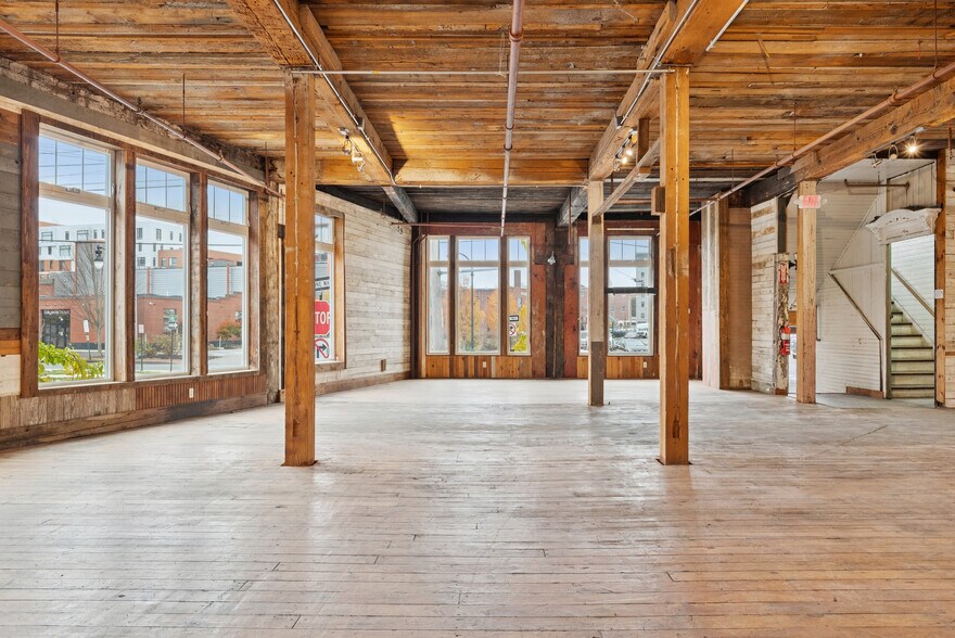 More Photos Of 125 Kennebec St, Portland Freestanding For Sale