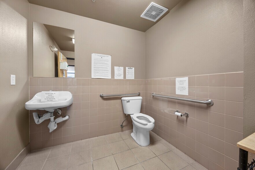 More Photos Of 9187 W Flamingo Rd, Las Vegas Medical For Sale