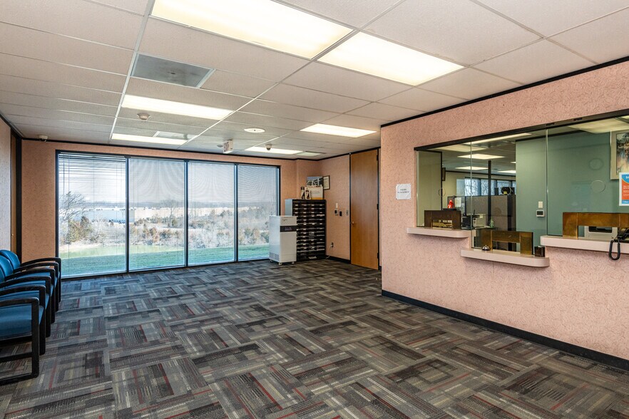 More Photos Of 3401 Park Center Dr, Dayton Office For Sale
