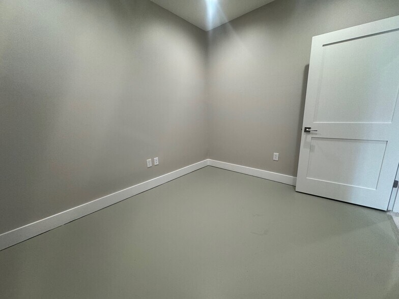 More Photos Of 1908 Yaupon Trl, Cedar Park Loft Creative Space For Sale