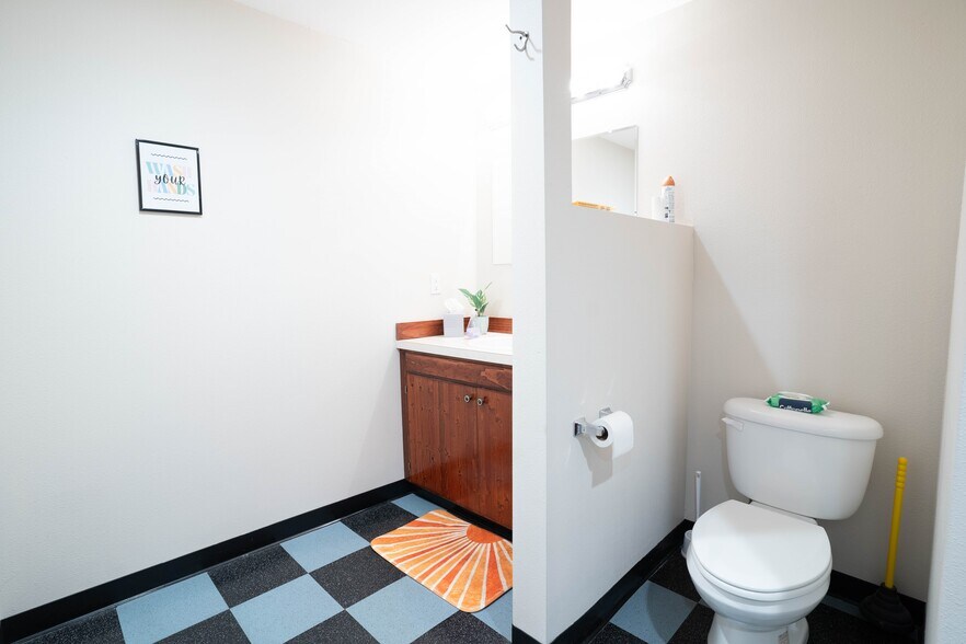 More Photos Of 1321 Northwood Center Ct, Coeur d'Alene Coworking Space