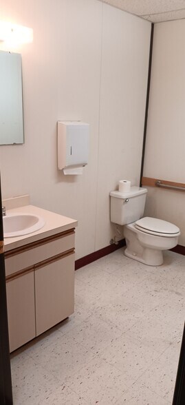 More Photos Of 251 7th St, New Kensington Medical For Sale