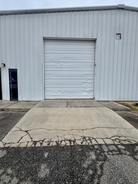 More Photos Of 3123 Cedar Park, Greensboro Warehouse For Lease