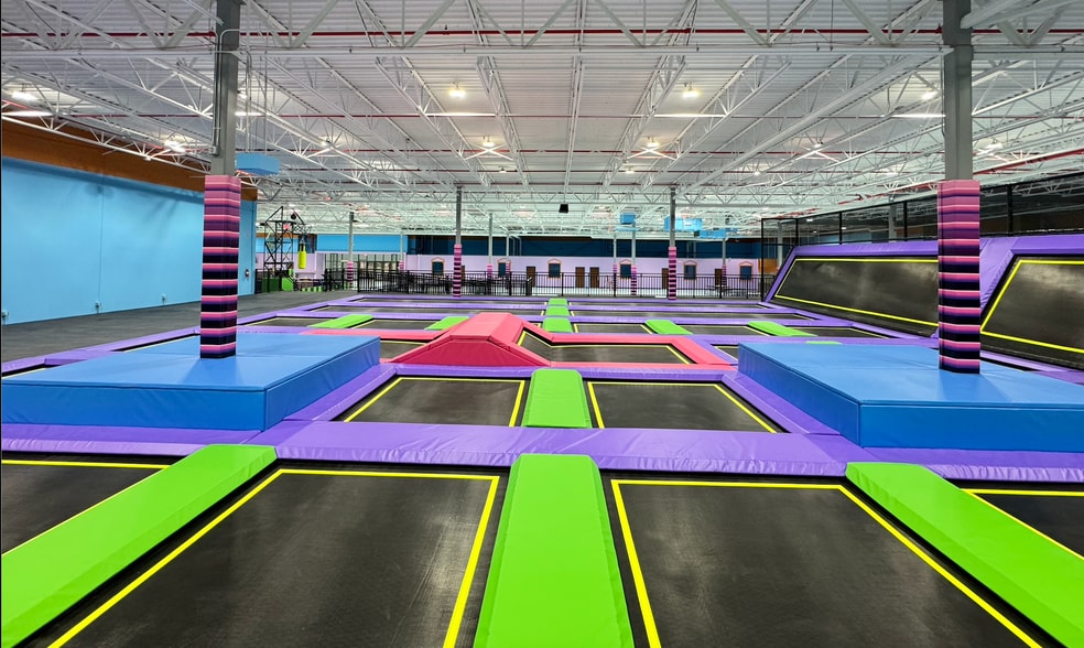 More Photos Of 3700 Rivertown Pky SW, Grandville Unknown For Lease