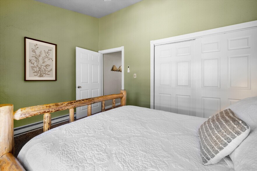 More Photos Of 53345 Riverview Dr, La Pine Multifamily For Sale