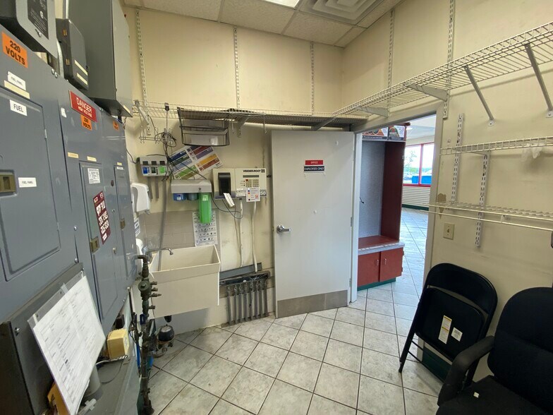 More Photos Of 516 W Liberty St, Wooster Service Station For Sale