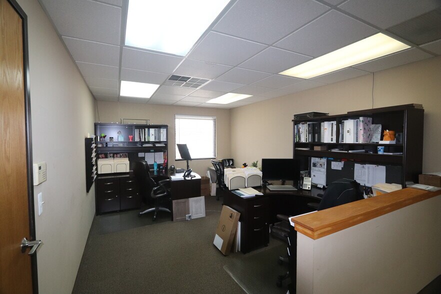 More Photos Of 5841 Whitmore Lake Rd, Brighton Medical For Lease