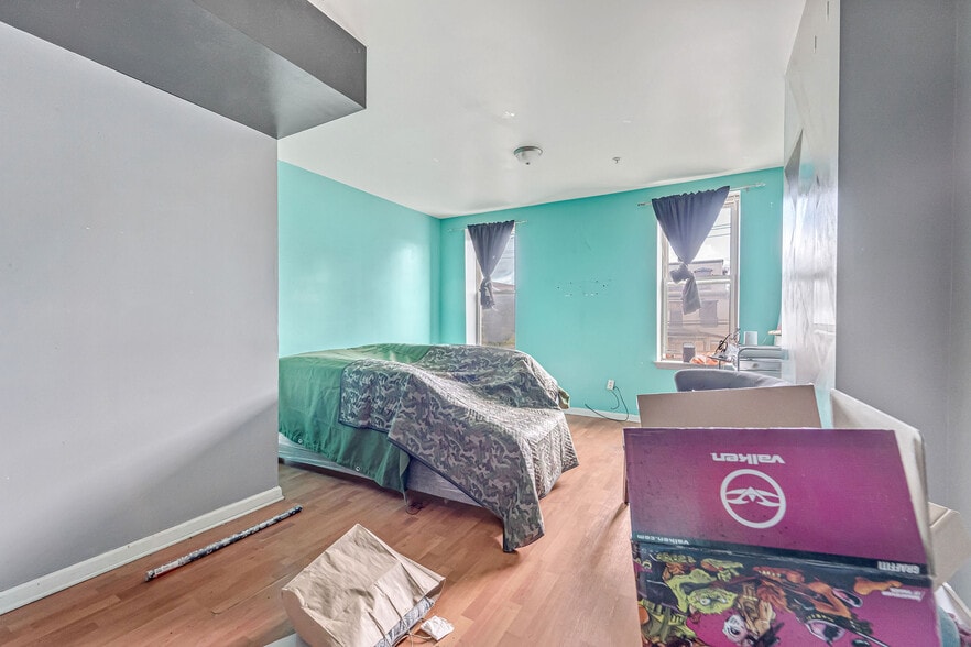 More Photos Of 139 State St, Camden Multifamily For Sale