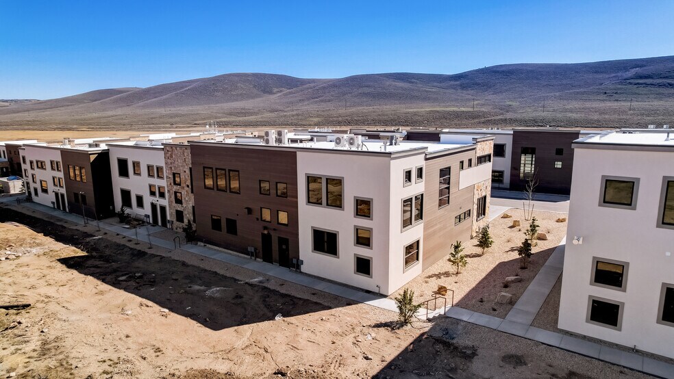 More Photos Of 4554 Forestdale Dr, Park City Light Manufacturing For Lease